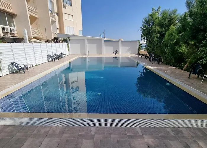 Stylish Beach Apt W/ Sea View + Pool + 200Mbit